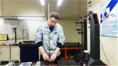 宿康：四十年磨好一塊“鐵”，用心守護哈量的“標尺”